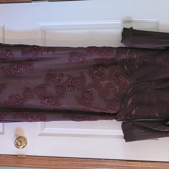 Formal dress - Picture 2 of 8